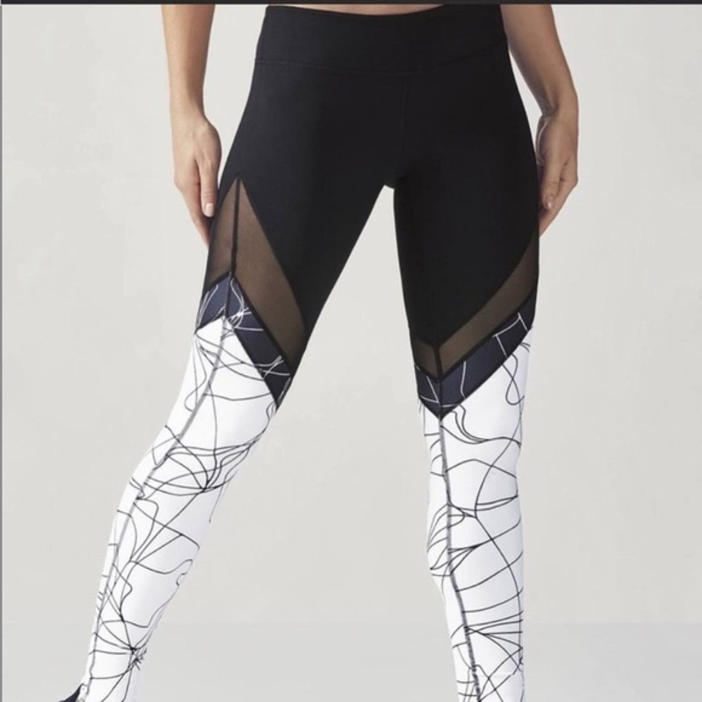 Fabletics Bundle Workout Set Power Hold Leggings + Elizabeth Sports Bra - Picture 7 of 7